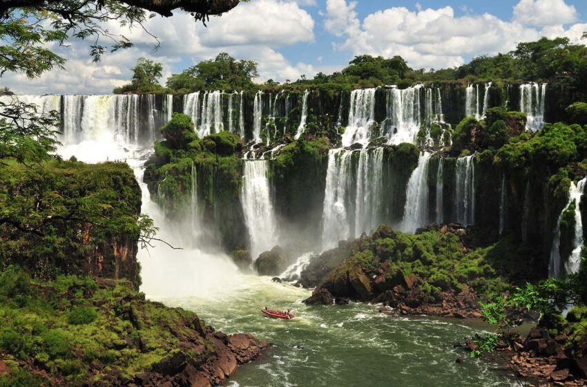  ಇಗುವಾಜು ಜಲಪಾತ – ಪ್ರಪಂಚದ ಅದ್ಭುತ ಸೃಷ್ಟಿ